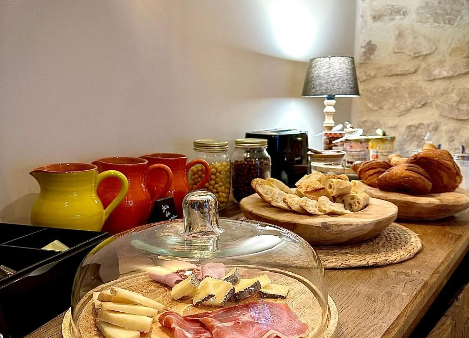 Pensión Maison Roucas - Restaurant Et Chambres D'Hotes Solérieux