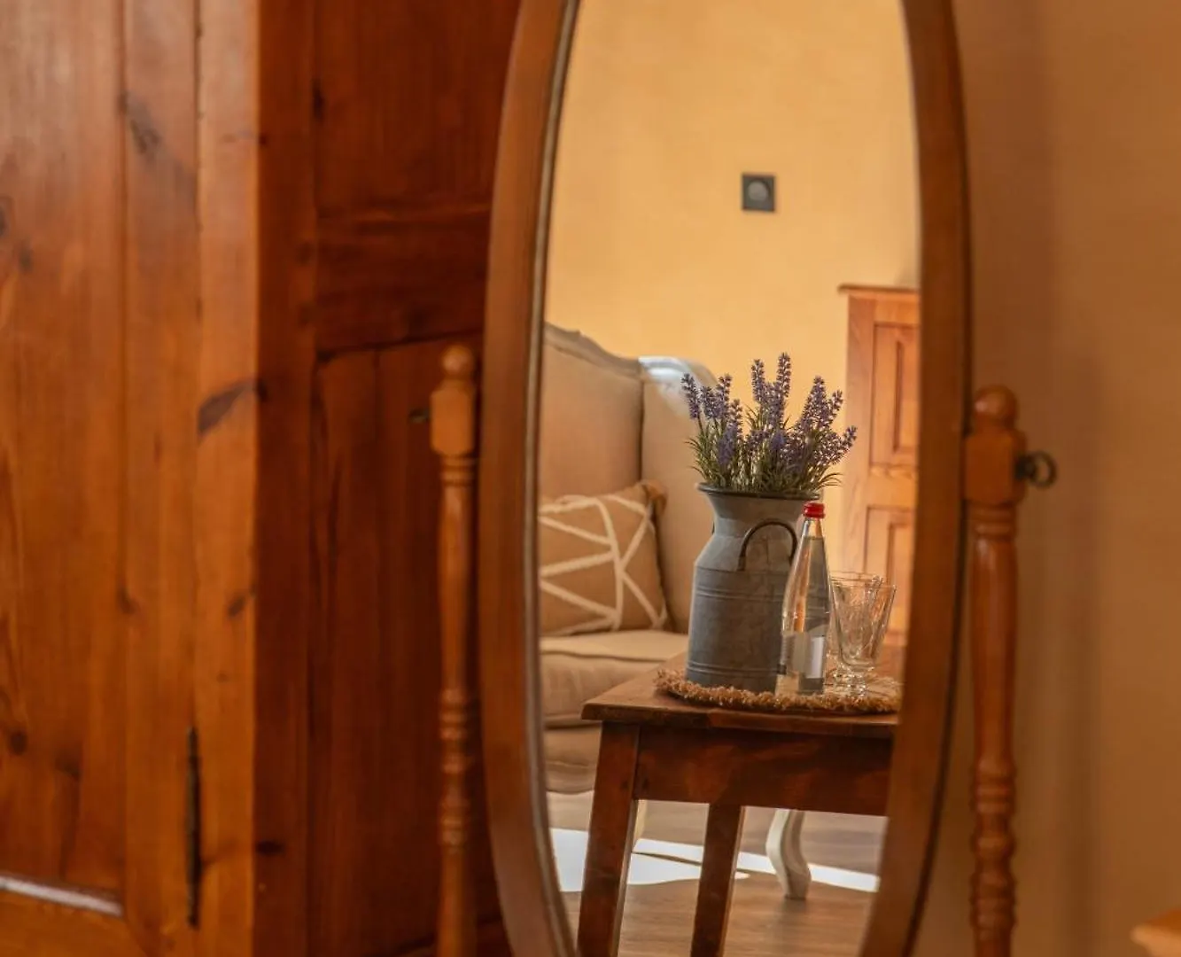 Maison Roucas - Restaurant Et Chambres D'Hotes Solérieux 0*,  France