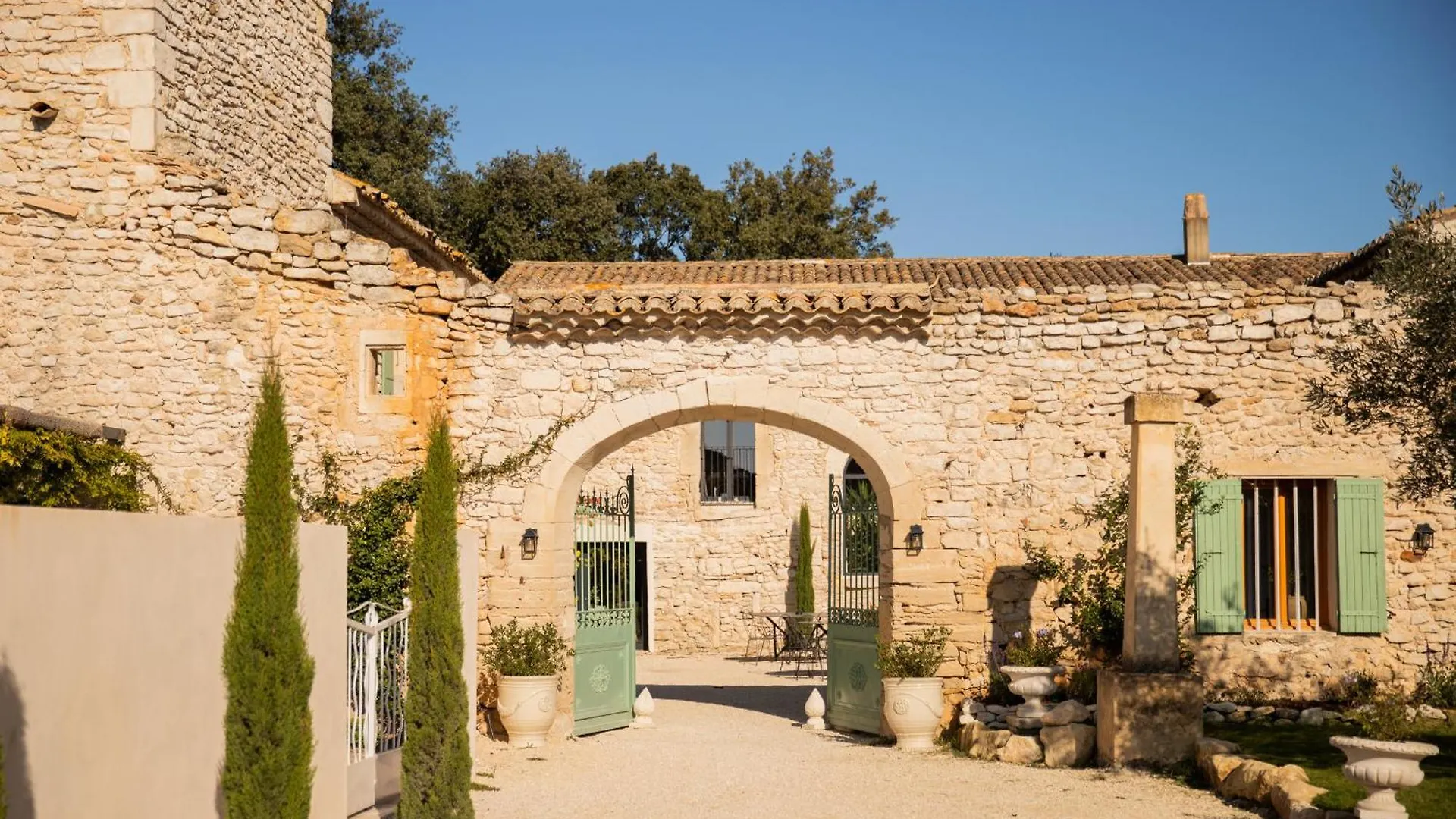 Maison Roucas - Restaurant Et Chambres D'Hotes Solérieux Maison d'hôtes